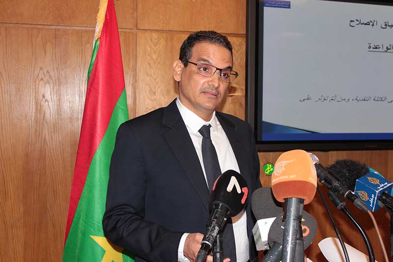 محافظ البنك المركزي الموريتاني عبد العزيز ولد الداهي