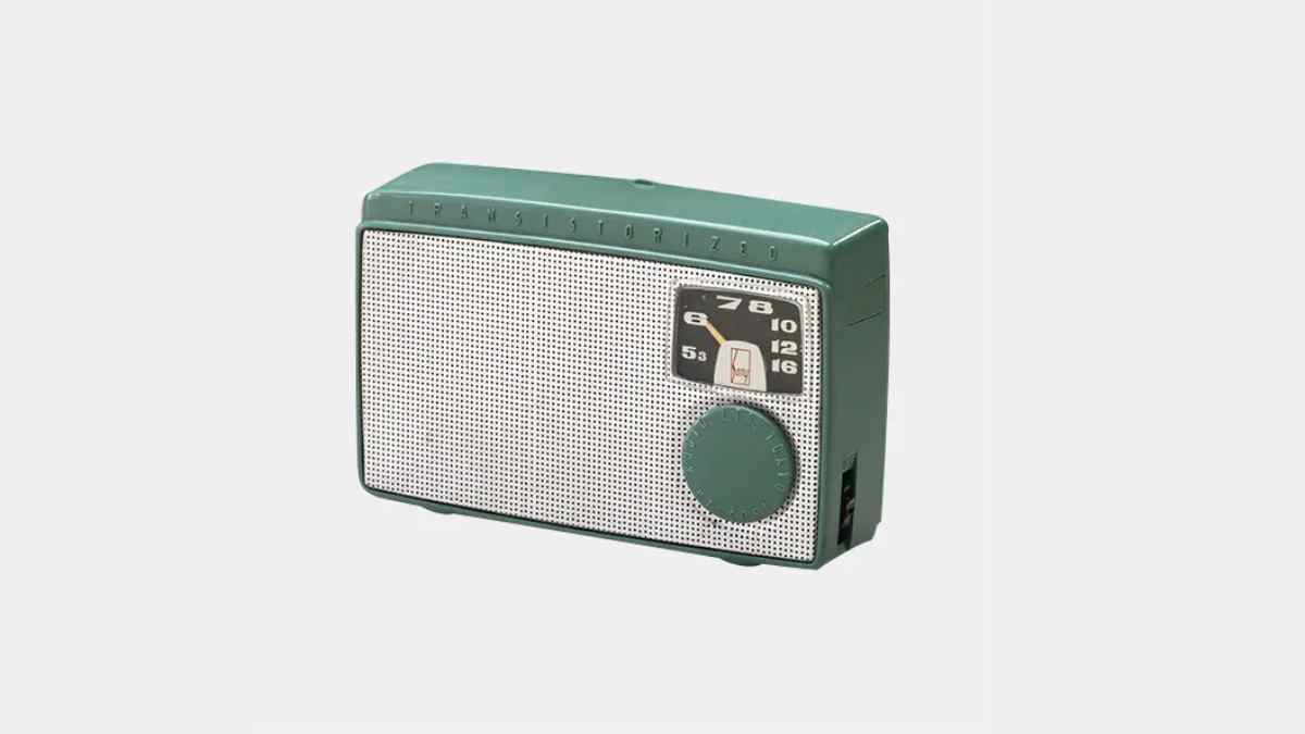 أول راديو ترانزستور من سوني TR-55