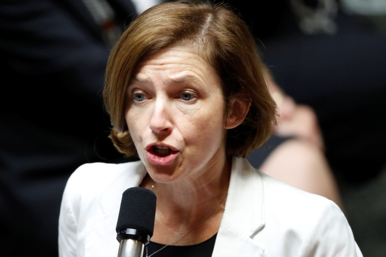 وزيرة الدفاع الفرنسية نددت بالرسالة ووعدت بإنزال عقوبة بأي عسكري بالخدمة يوقعها (رويترز)