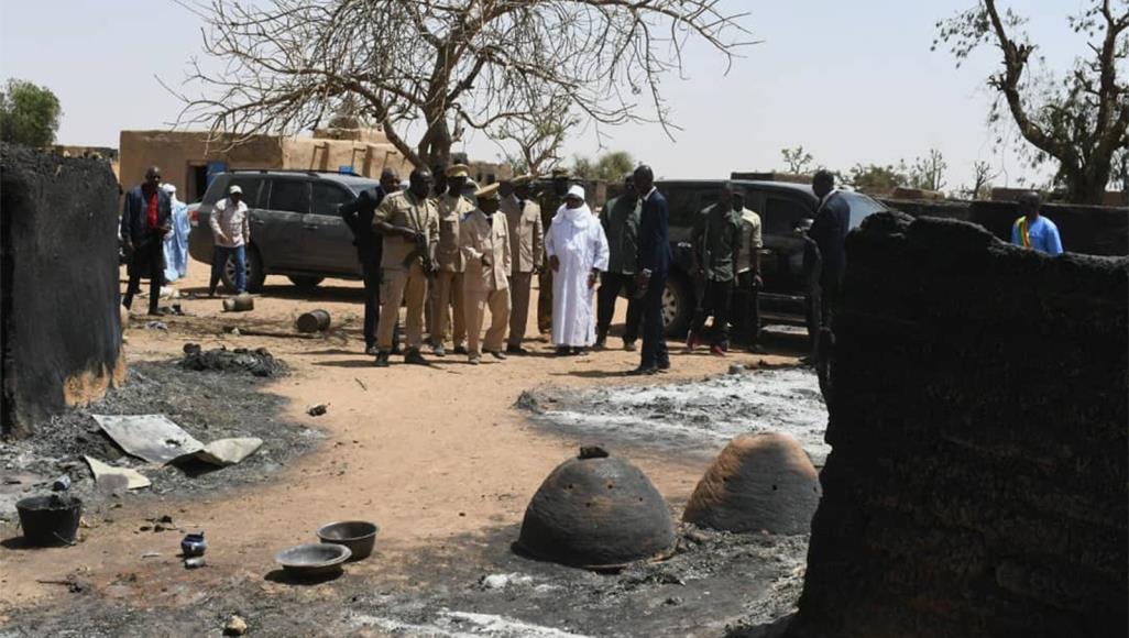 المهاجمون حرقوا كل شيء بالبنزين وقتلوا كل من يتحرك بالأسلحة (رويترز)