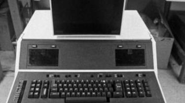 بعض نماذج معالج النصوص الأولى كانت بشاشة