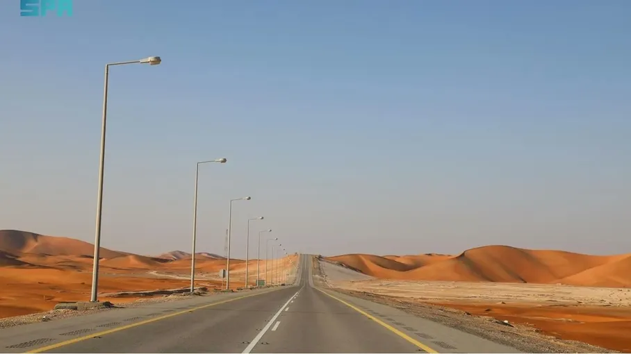 السعودية وعُمان تطلقان ممرا لوجستيا بريّا.. يتجاهل الإمارات